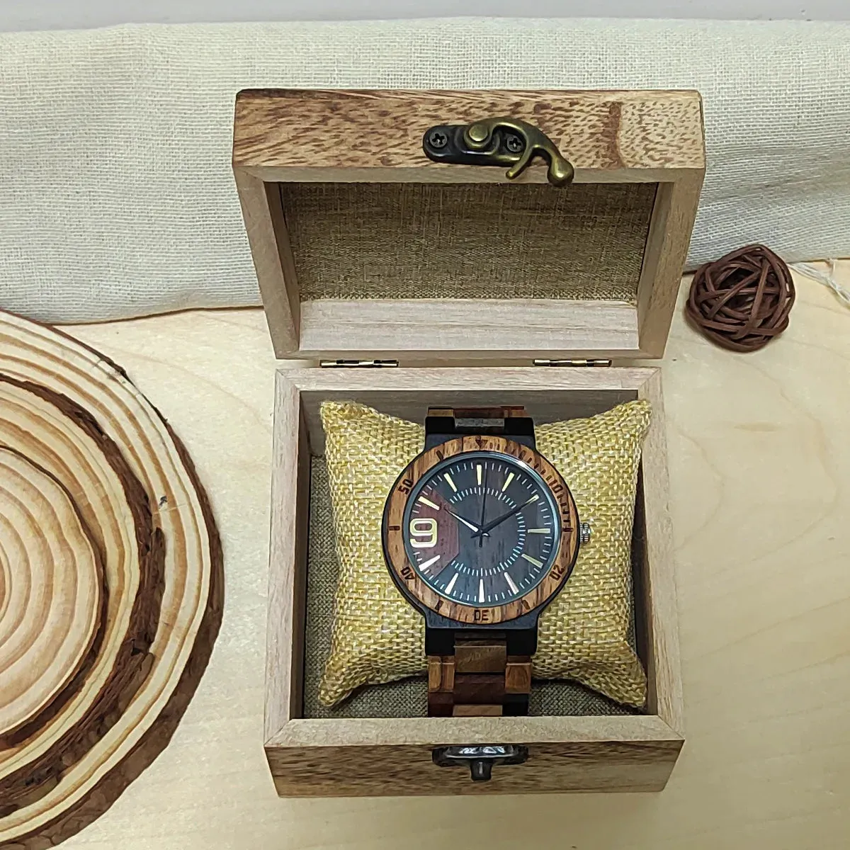 Colored Wooden Fashion Luxury Clock Quartz Wood Wrist Viking Watch